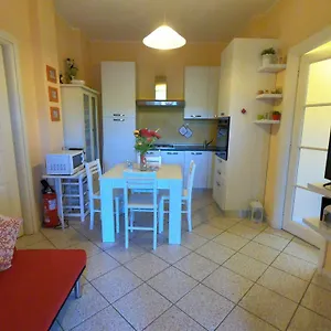 https://villetta-in-centro-a-villasimius.in-sardinia.net